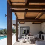 Aglaea I Saltwater Pool & Amazing Seaview! חאניה