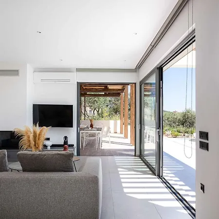 Aglaea I Saltwater Pool & Amazing Seaview! Hanya