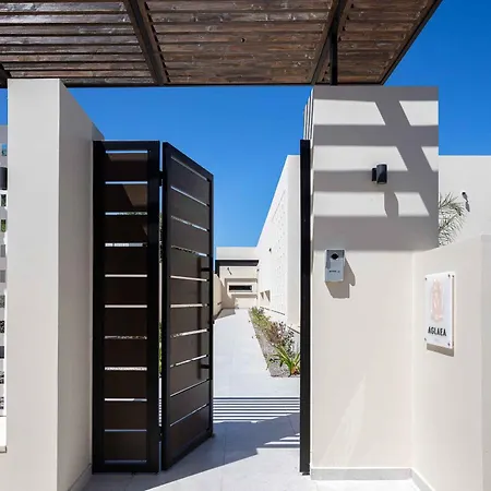 Aglaea I Saltwater Pool & Amazing Seaview! חאניה